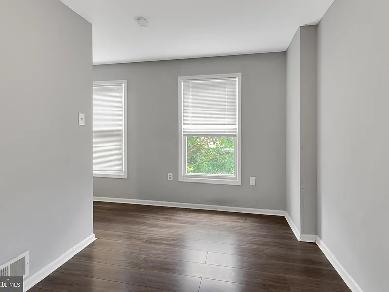 1719 Ridge Ave — Photo 23