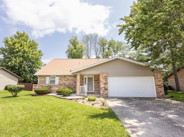 50 Village Dr, Swansea, IL 62226