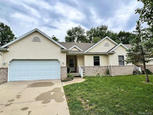 4165 Holt Rd, Holt, MI 48842