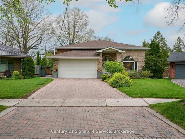 2173 Greenhurst Ave, Mississauga, ON L4X 1J5
