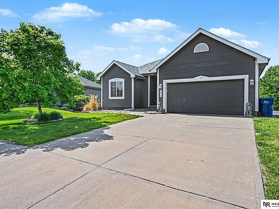 3rd image of 4618 Springview Dr