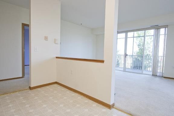 4th image of 15001 Burnhaven Dr #117