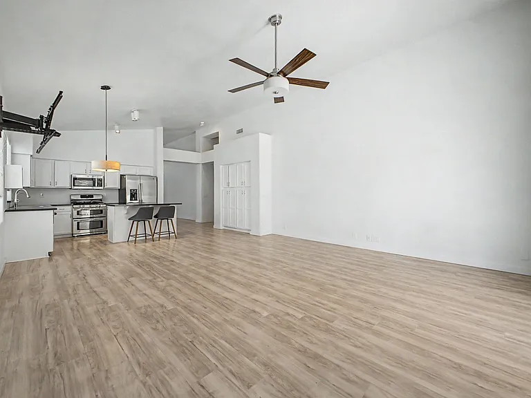 7251 E Lakeview Ave — Photo 10