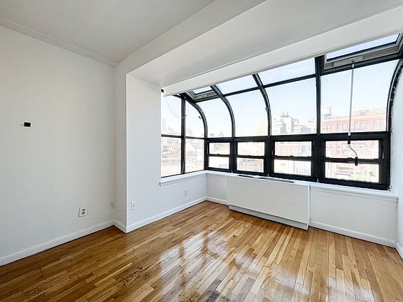 4th image of 259 Elizabeth St #7
