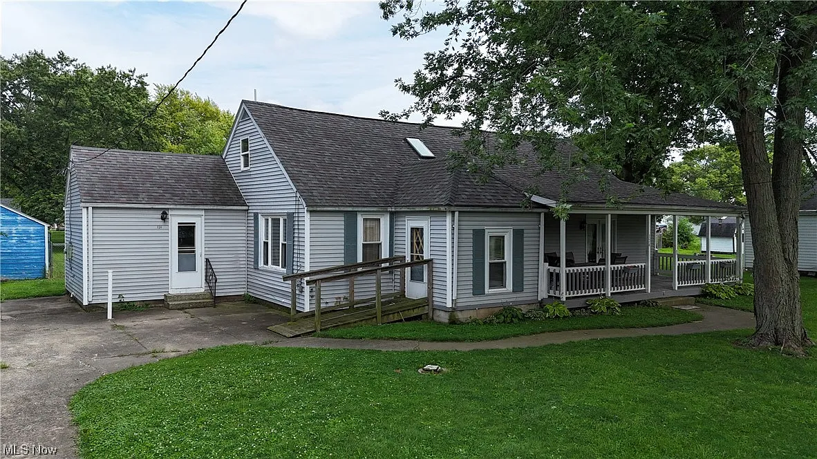 124 Bellevue Ave photo 1