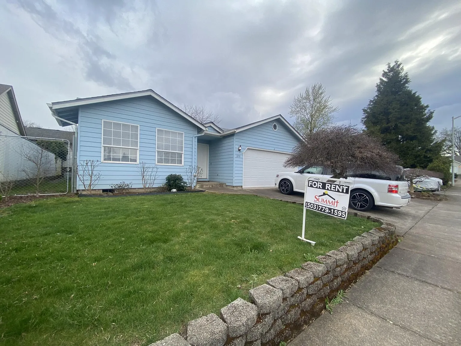 3 bed, 1484 sqft, $2,400 — Photo 2
