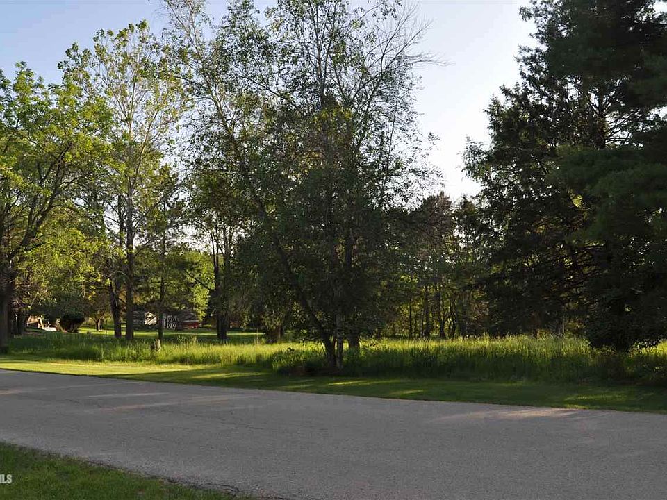 1st image of 2572 Shepard Dr