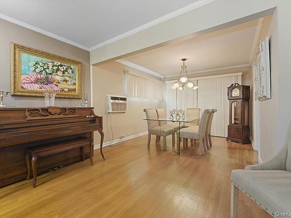 4th image of 433 Westminster Road