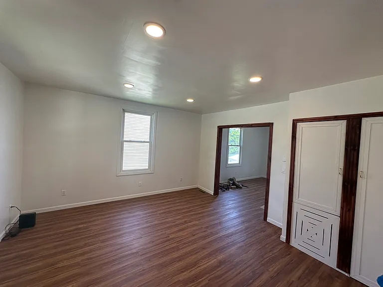 1469 Franklin St — Photo 6