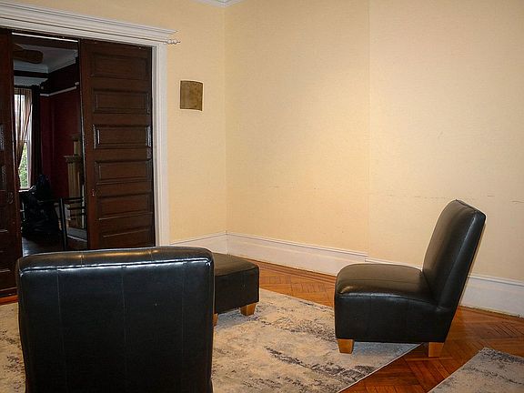 2nd image of 125 Midwood St #1