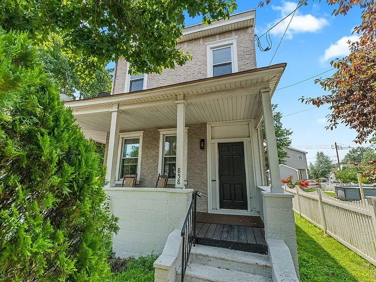 858 Market St — Photo 10
