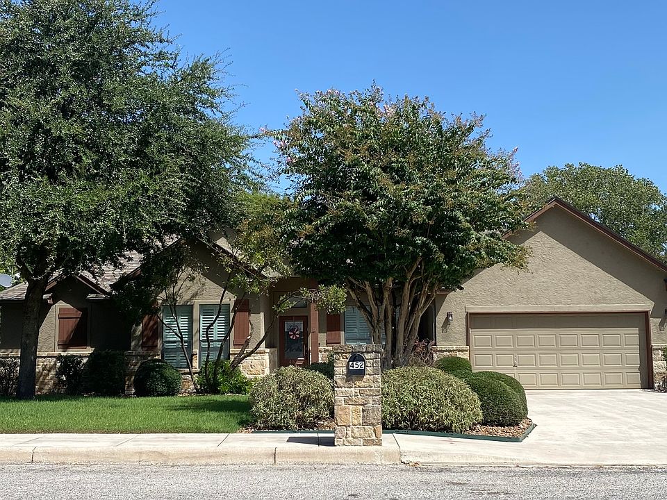 2nd image of 452 English Oaks