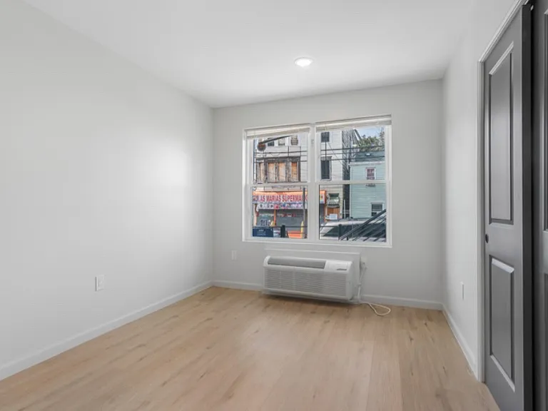86 N 7th St #101 — Photo 6