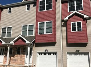 8 Bove Ln, Lakehurst, NJ 08733