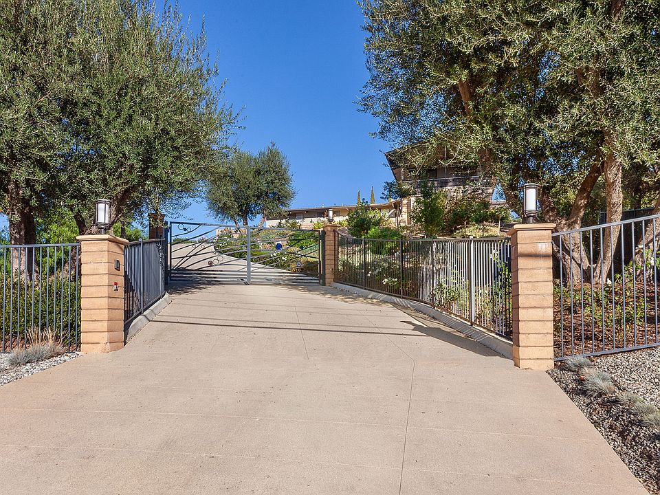 1st image of 1830 Ladera Vista Dr