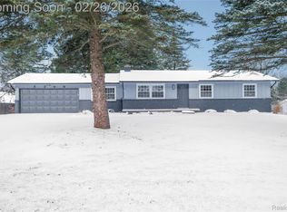 5366 N Georgetown Rd, Grand Blanc, MI 48439