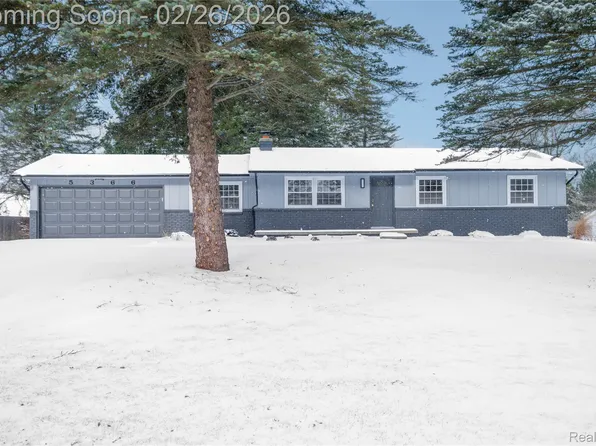 5366 N Georgetown Rd, Grand Blanc, MI 48439