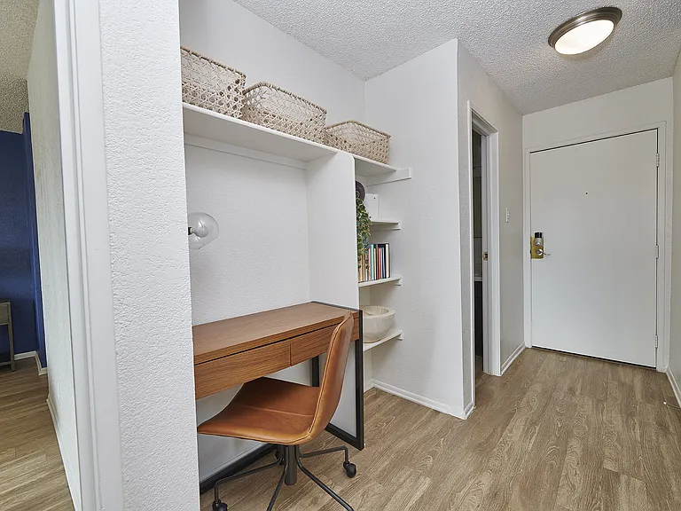 Lakeview Towers at Belmar — Photo 25