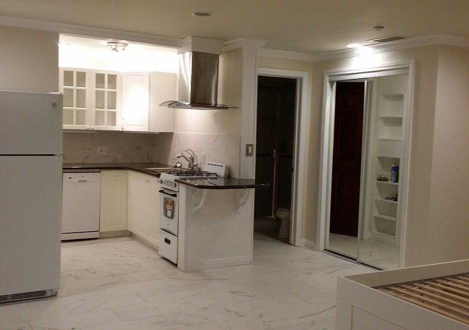 1st image of 206 N Oakhurst Dr