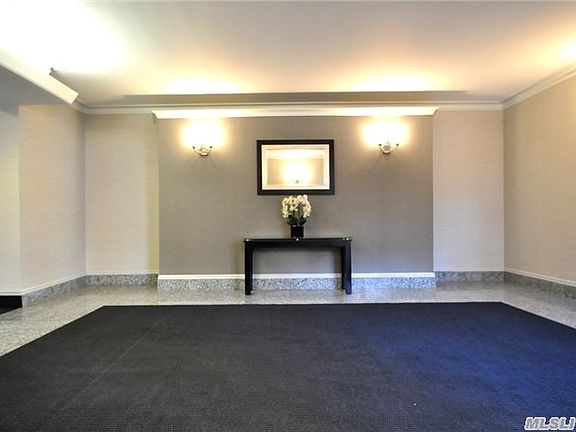 2nd image of 6712 Yellowstone Blvd #B-6