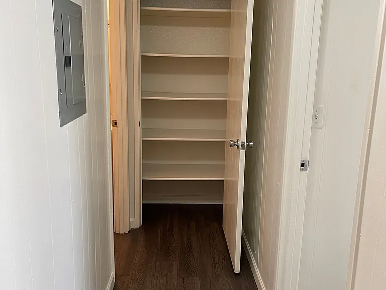 The Crossing Apartments — Photo 30