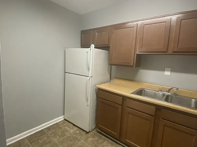 1728 Chester Rd — Photo 8