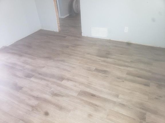 3rd image of 3410 Crest Ave SE #1
