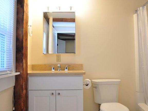 5th image of 235 Cumberland Ave #8