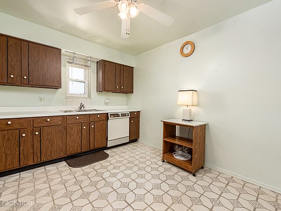 2nd image of 1501 Darien Lake Dr APT 310