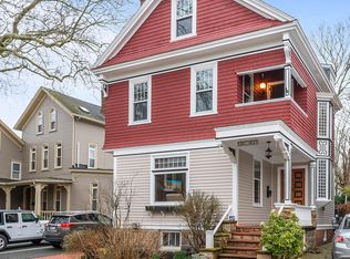19 Gibbs Ave, Newport, RI 02840