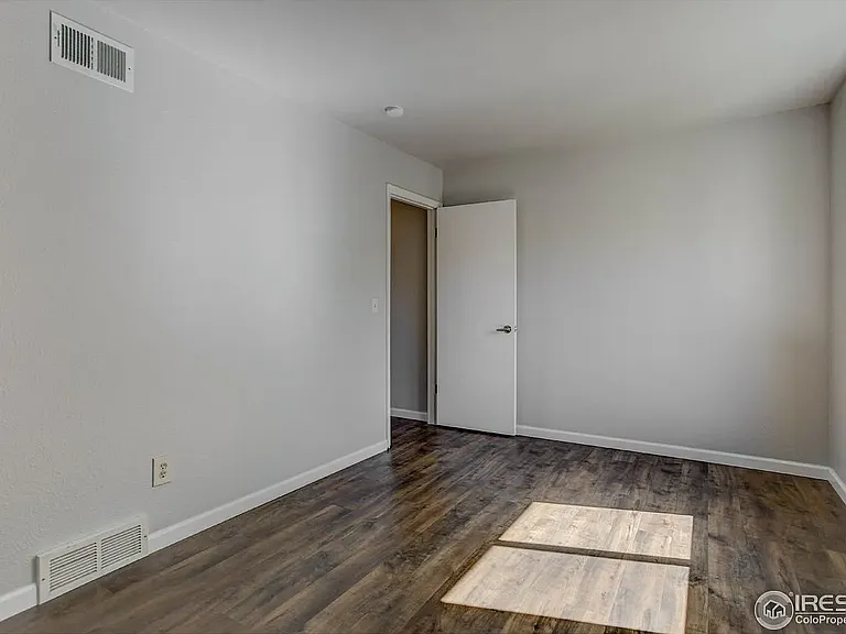 2978 Shady Holw W — Photo 18