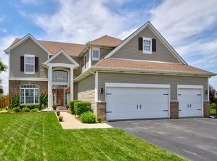 605 Winterberry Ct, Joliet, IL 60431