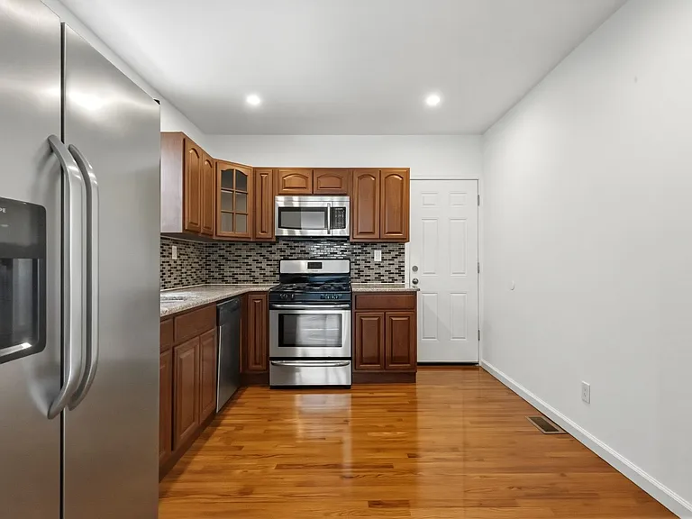 1318 S Reese St — Photo 13