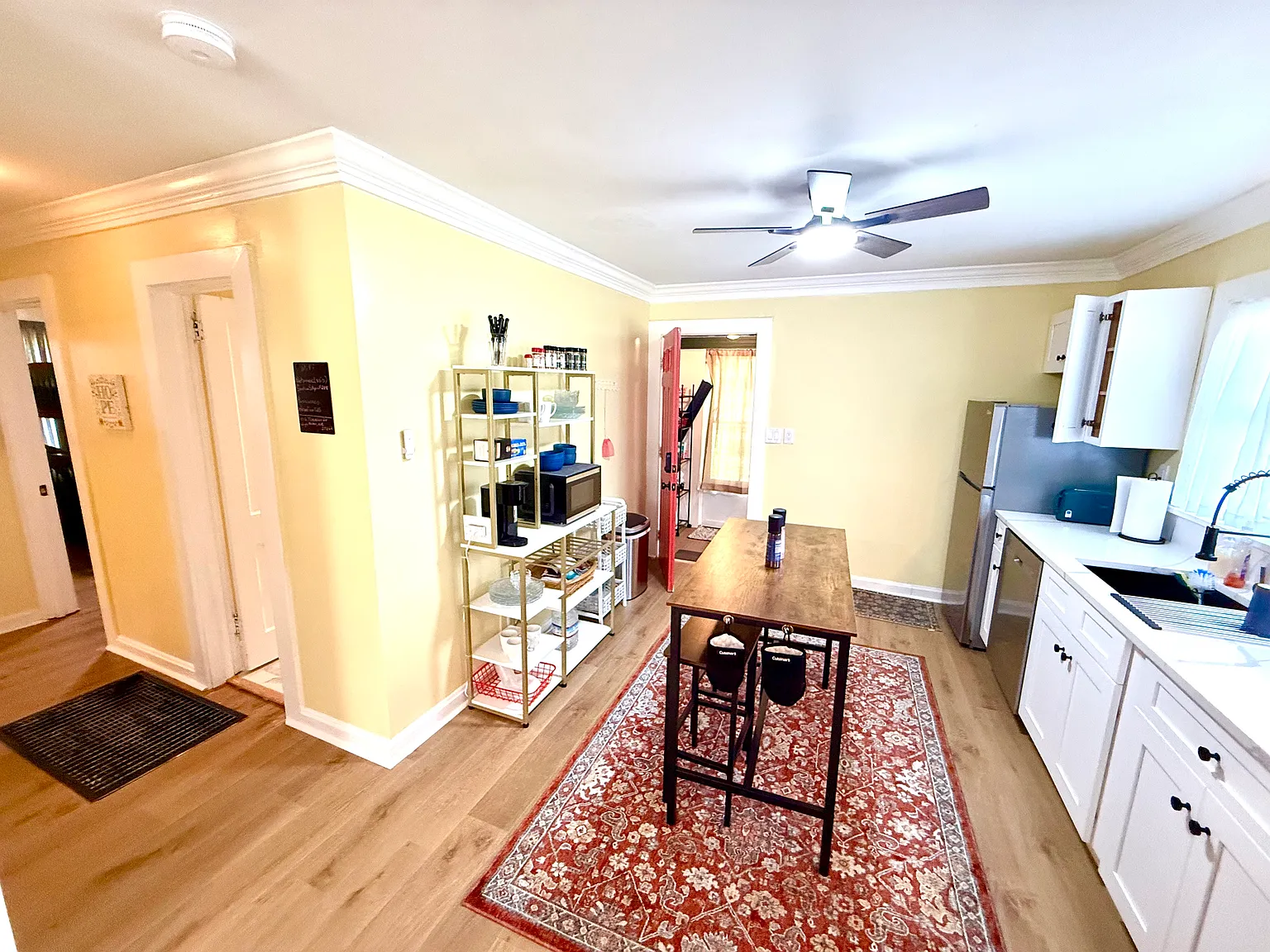 2 bed, 780 sqft, $2,500 — Photo 3