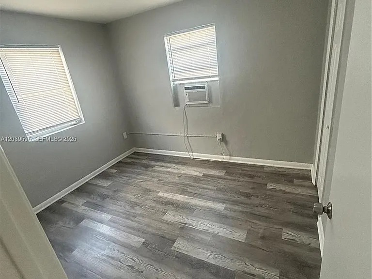 161 NW 15th St #3 — Photo 6