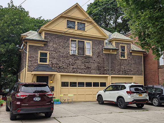 2nd image of 90 1/2 Crescent Ave