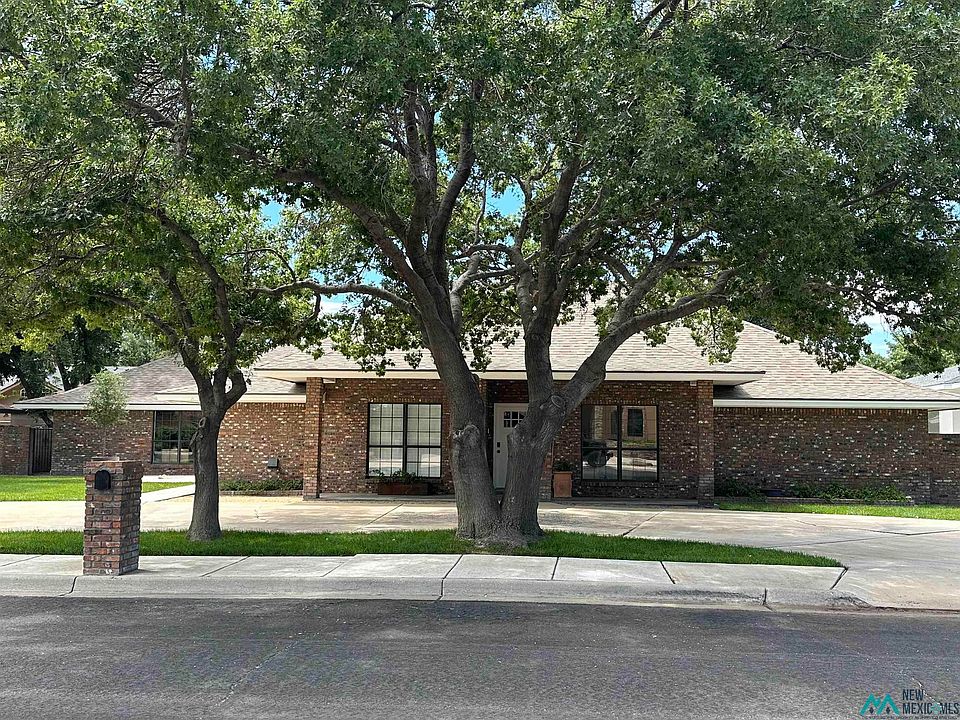 1st image of 1219 W Brittany Dr