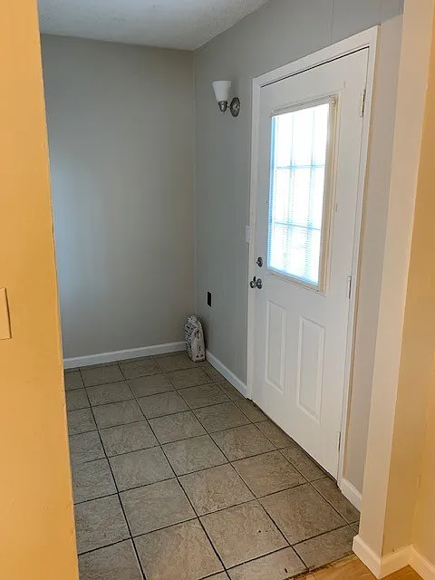 1 bedroom and a den/office 1 bath unit at a unique property in Mesa — Photo 2