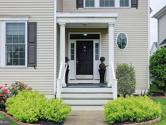 2nd image of 98 Applegate Way