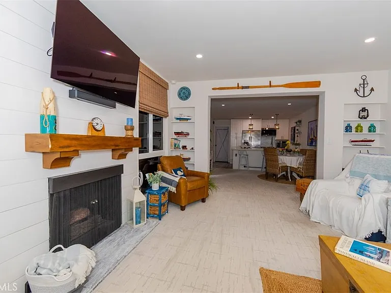 28121 Highridge Rd #305 — Photo 4