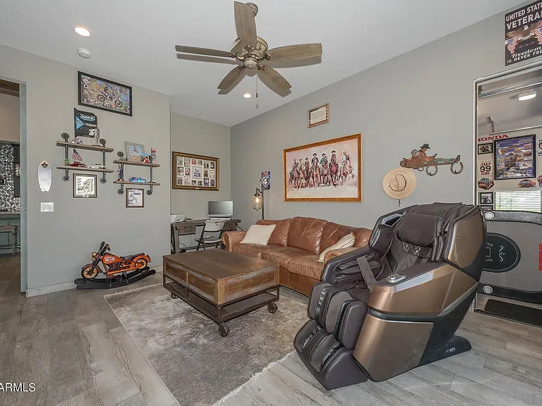 5861 E Cloud Rd — Photo 43