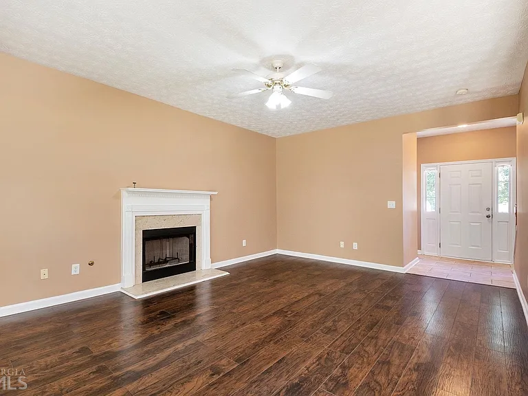 4313 Catalpa Ct — Photo 10