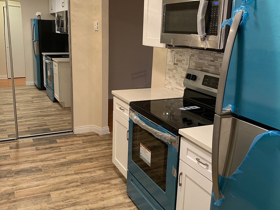 2nd image of 55 Amberly Dr Unit C