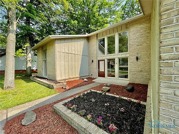 2nd image of 6015 Barkwood Ln