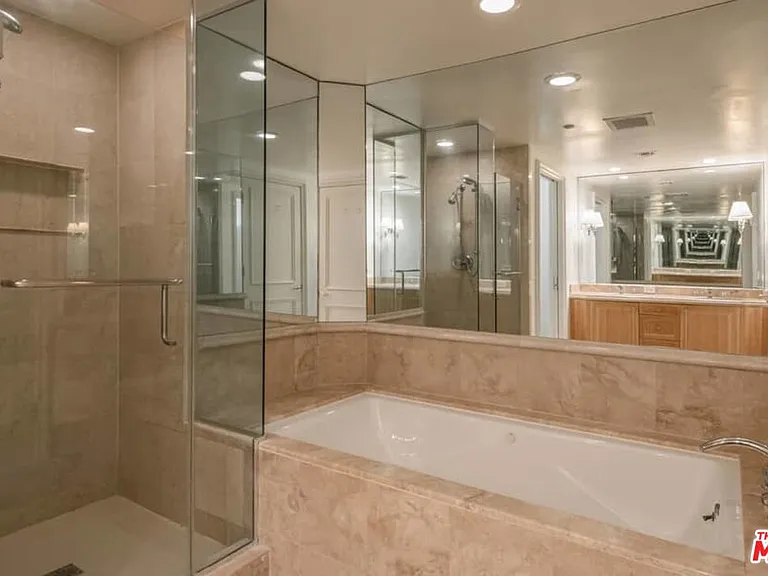 701 Ocean Ave #PHD — Photo 16