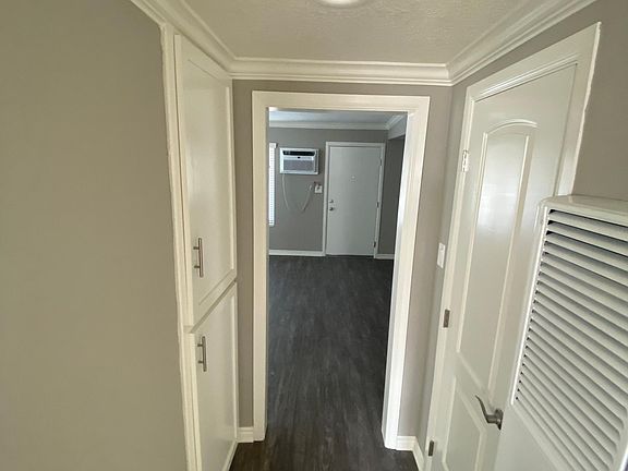 3rd image of 9521 Maureen Dr