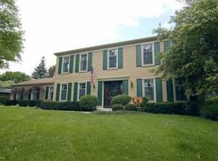 912 Bedford Ln, Libertyville, IL
