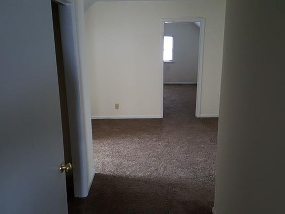 4th image of 295 Northridge Dr