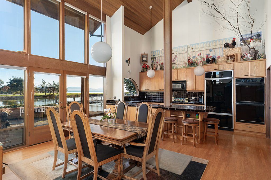 Oak Harbor, WA 98277