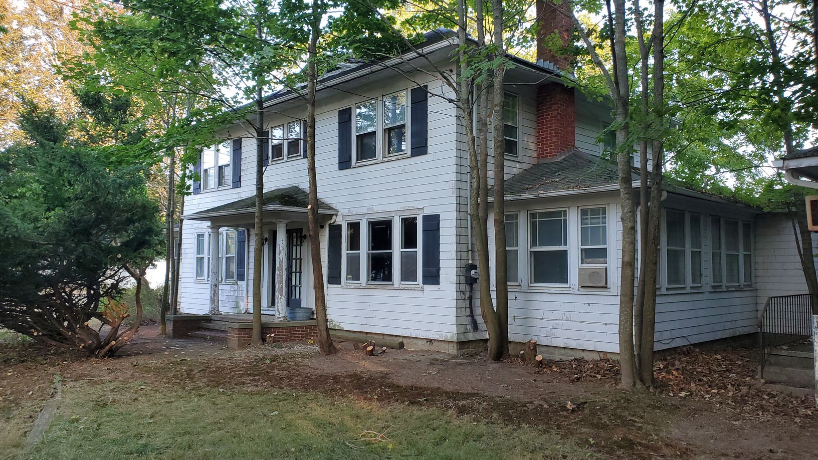  109 Hubbard Front from West